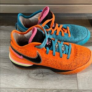 Nike LBJ Orange and Teal Basketball Shoes sz 8